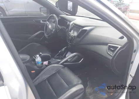 2016 Hyundai Veloster Turbo z USA, uszkodzony, nr VIN KMHTC6AE4GU268825